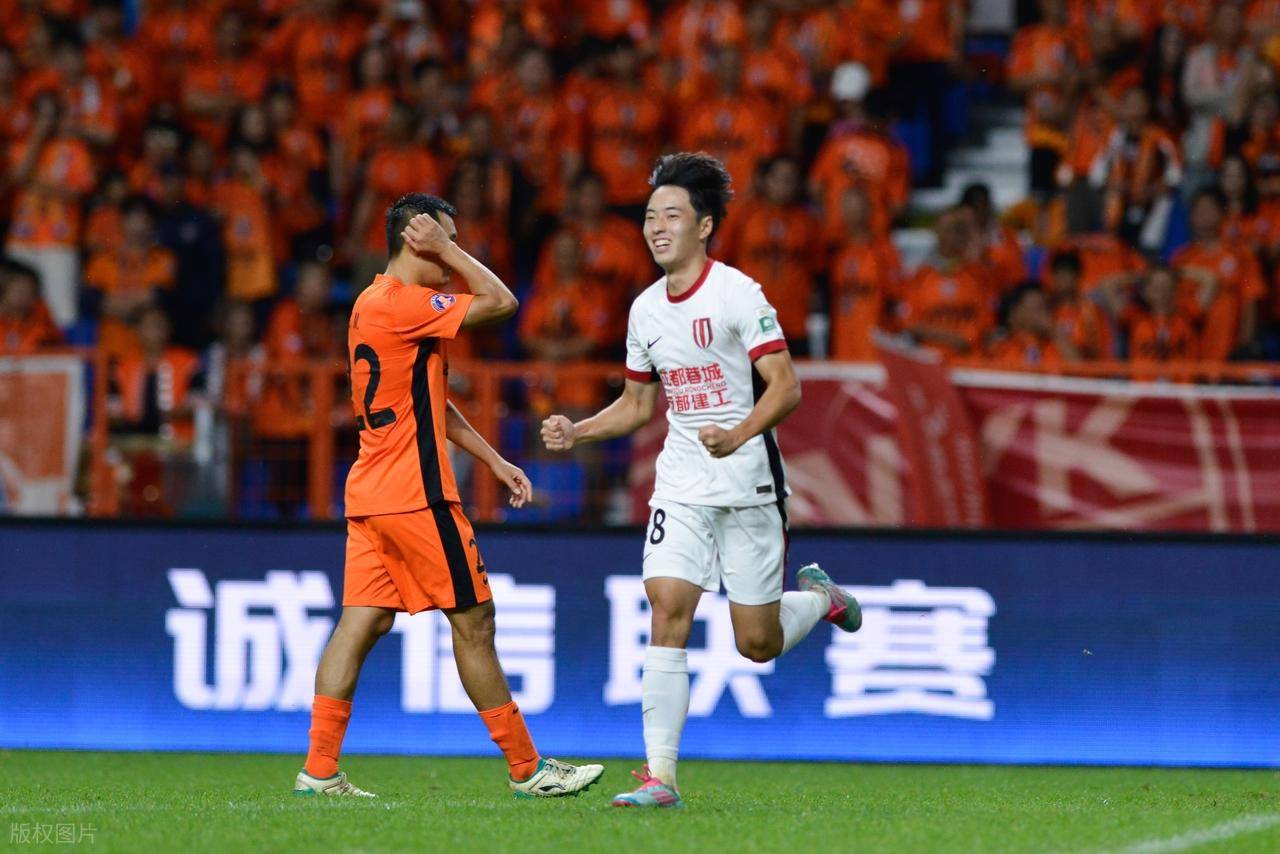 包含德国杯赛程吃紧，上海申花赛前主帅复盘，态度坚定，团队化学反应显著的词条-爱游戏APP